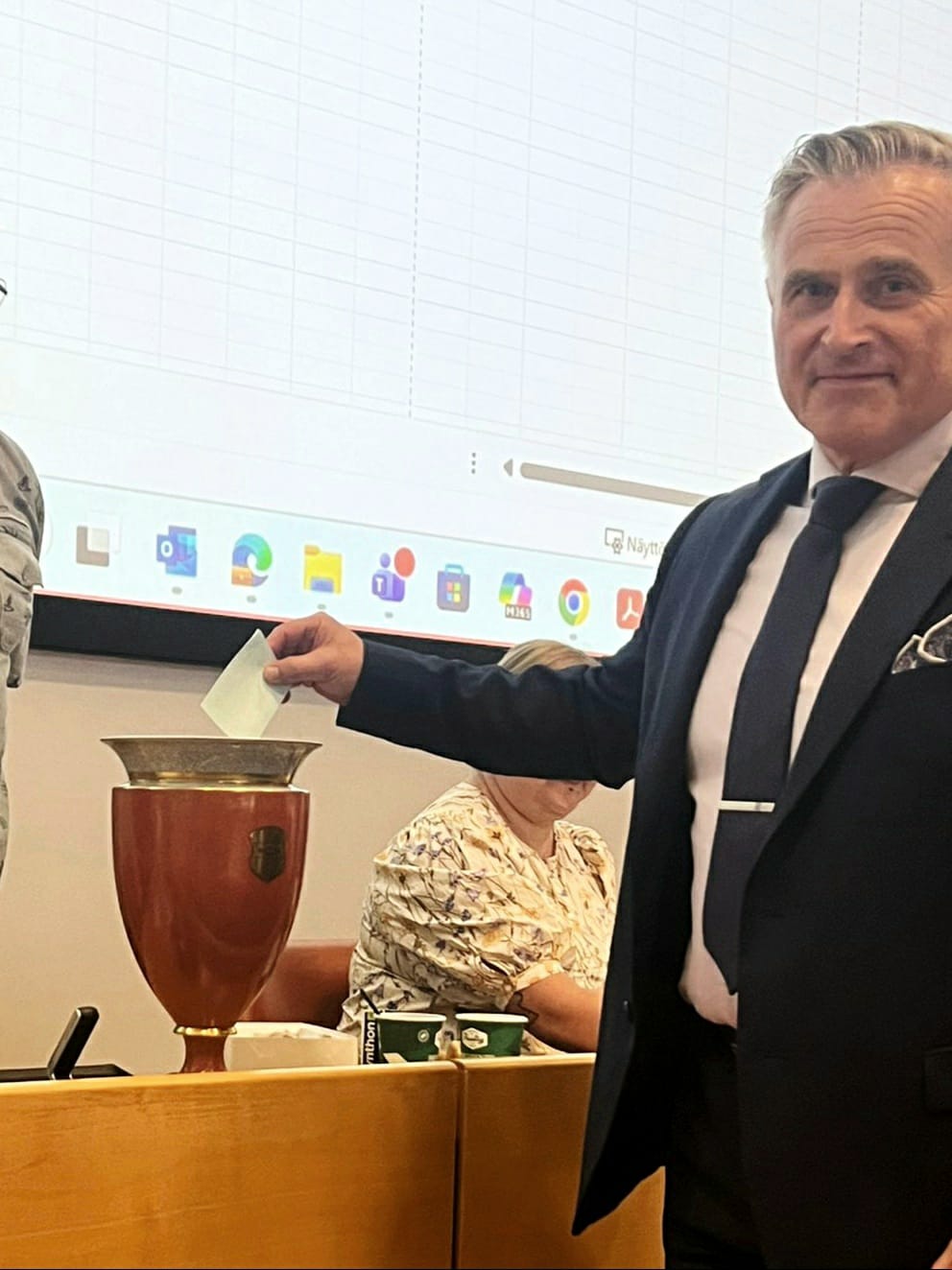 Kajaanin uuden kaupunginjohtajan äänestys.